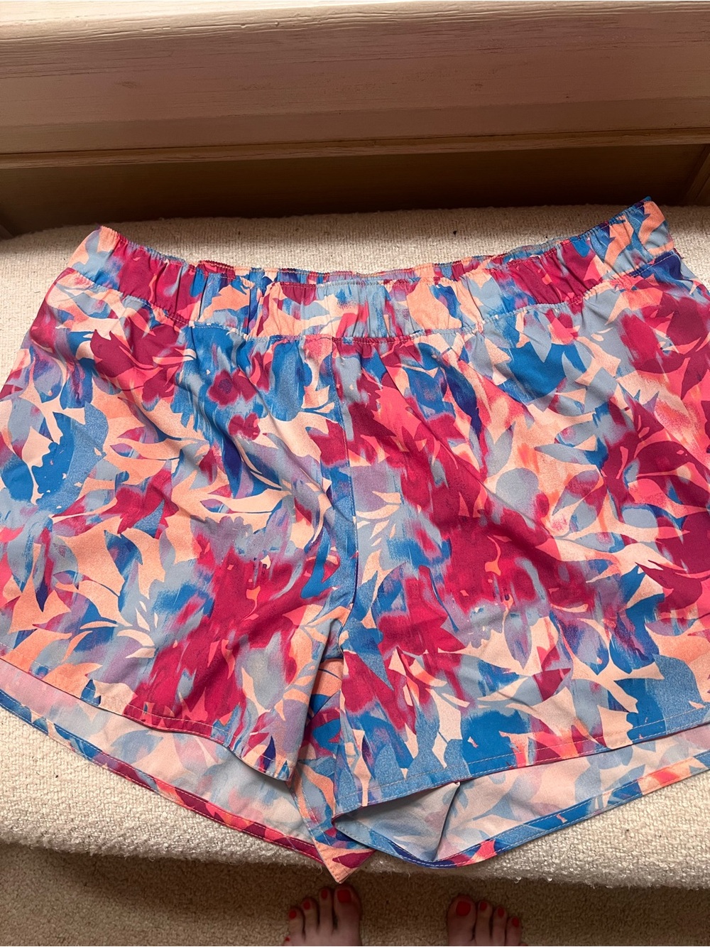 Old Navy Quick Dry Athletic Shorts 
Women’s Floral Pink & Blue